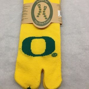 FLIP FLOP socks university of OREGON DUCKS FOOTIES for sandals toe sock funny